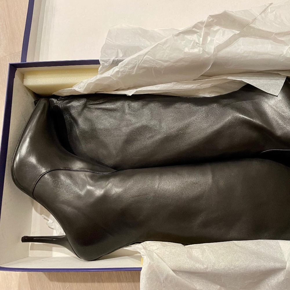 NEW Stuart Weitzman So Hot "Sohot" Tall Suede Boot Size 9.5